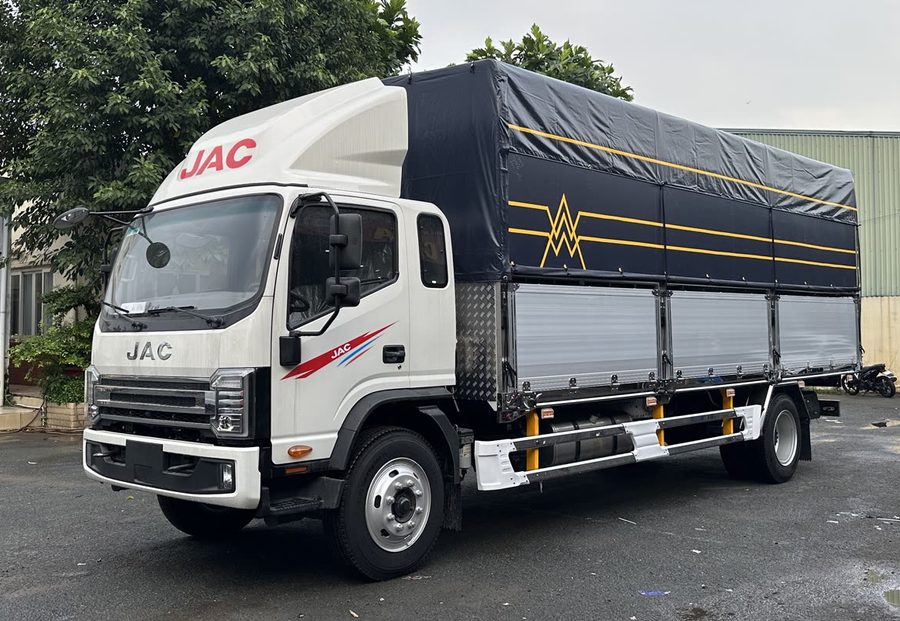 Xe tải JAC N900 Plus thùng mui bạt dài 7m